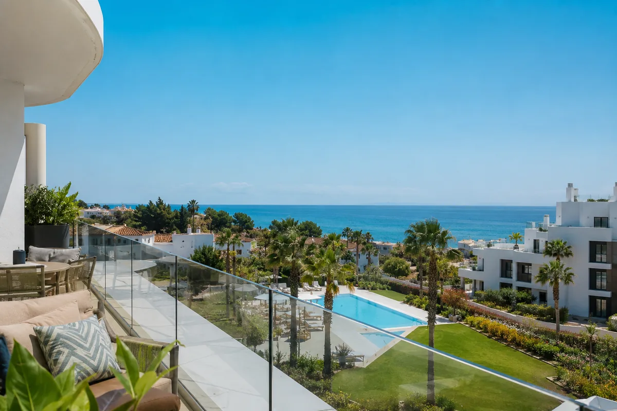 Costa Blanca nieruchomości - widok na morze i apartamenty